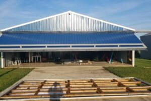 hydraulic hangar door