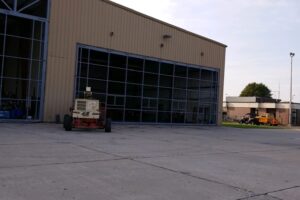 airport hydraulic hangar door