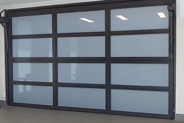 hydraulic bifold door interior view