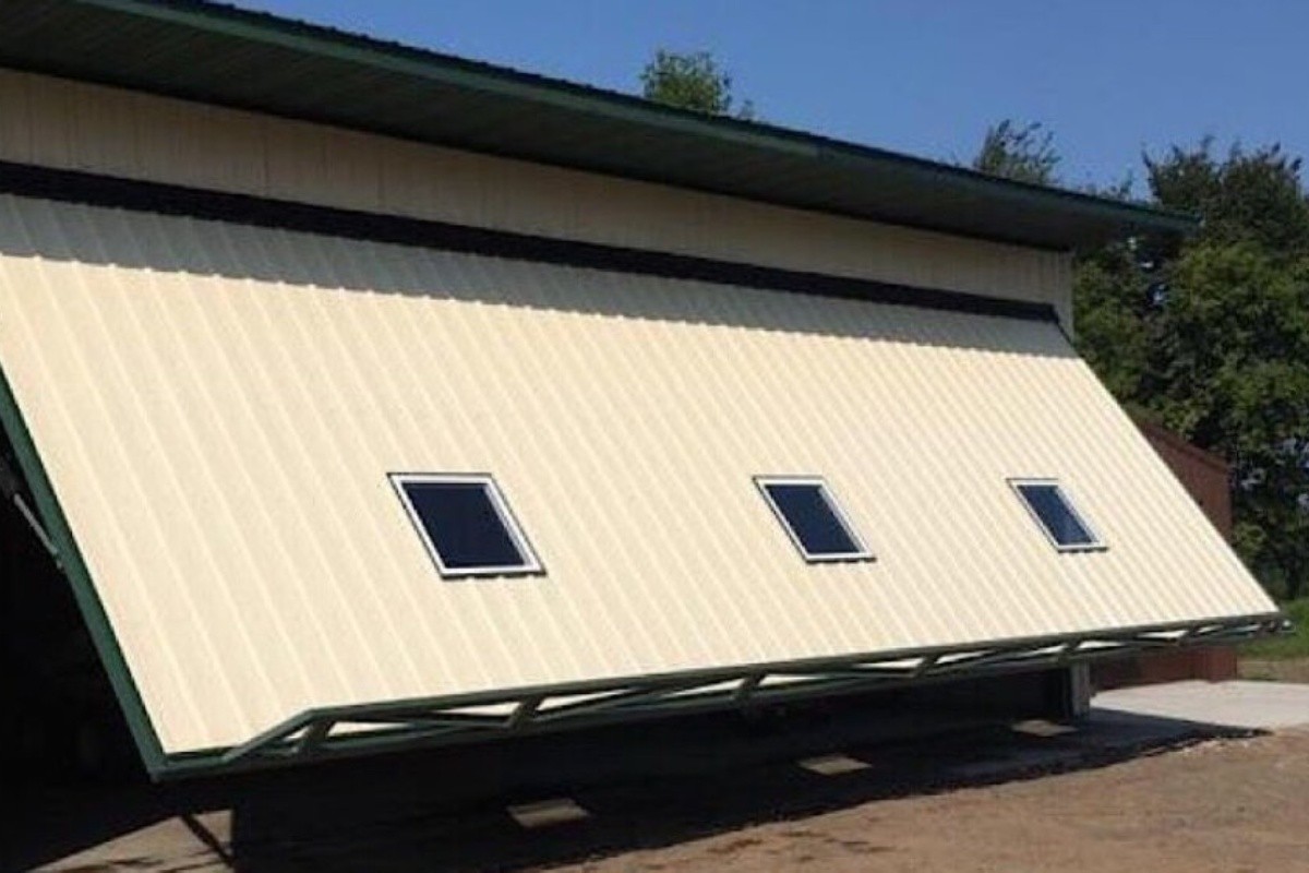 Hangar Home In MN Image