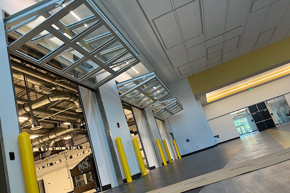 Hydraulic bifold doors for college campus Featured Image