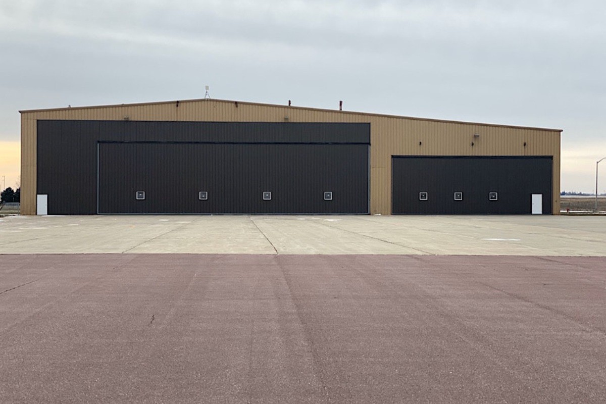 hydraulic hangar door exterior